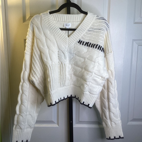 Le Lis Cream and Black V-Neck Sweater, size Large, NWT - Picture 1 of 3